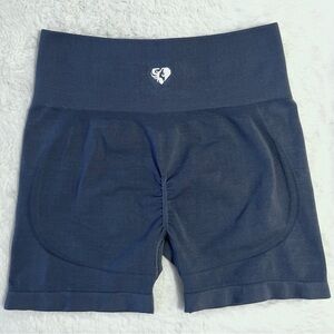 Women’s best define scrunch shorts